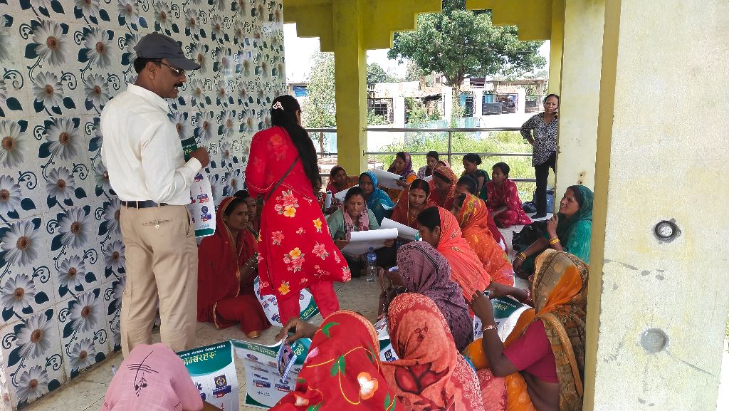 Outdoor training with pamphlets and materials